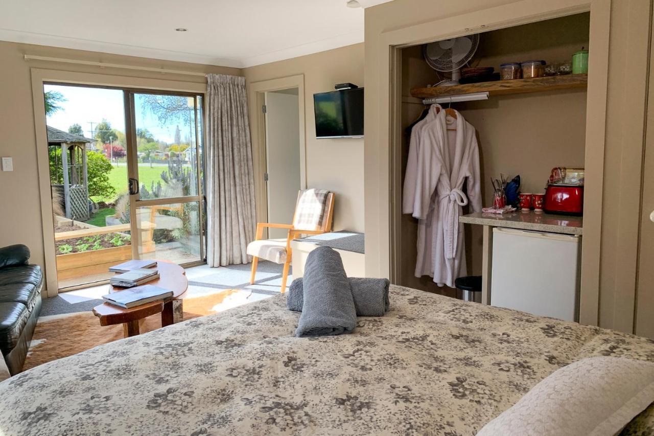 Trout 'N' Trail B&B Ranfurly エクステリア 写真